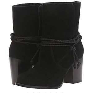Like new! Splendid Bootie with Tassel size 7.5